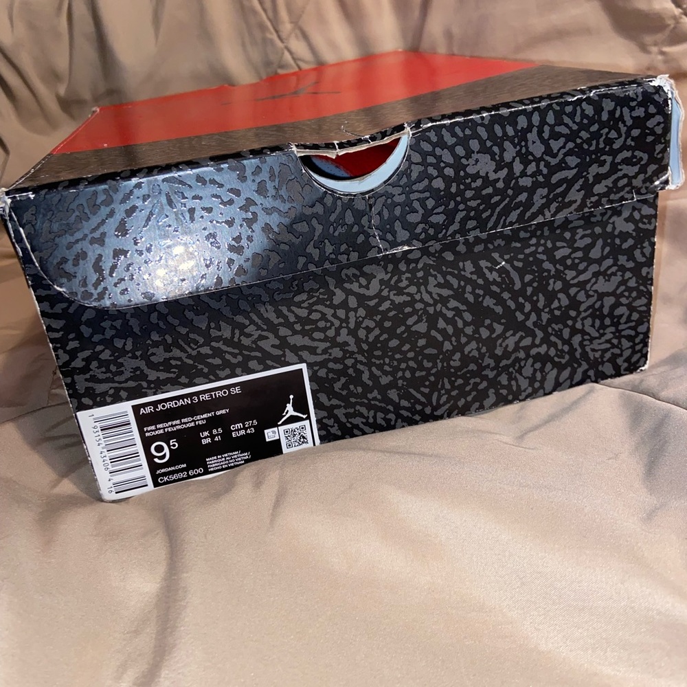 Air Jordan 3 Retro SE